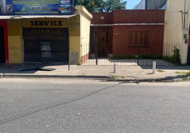 CASA AMERICANA con Local al frente
